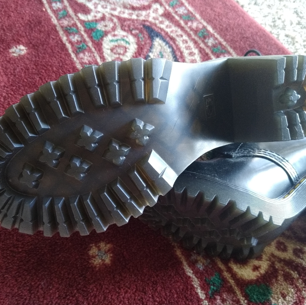 Dr Martens - Picture 4 of 7